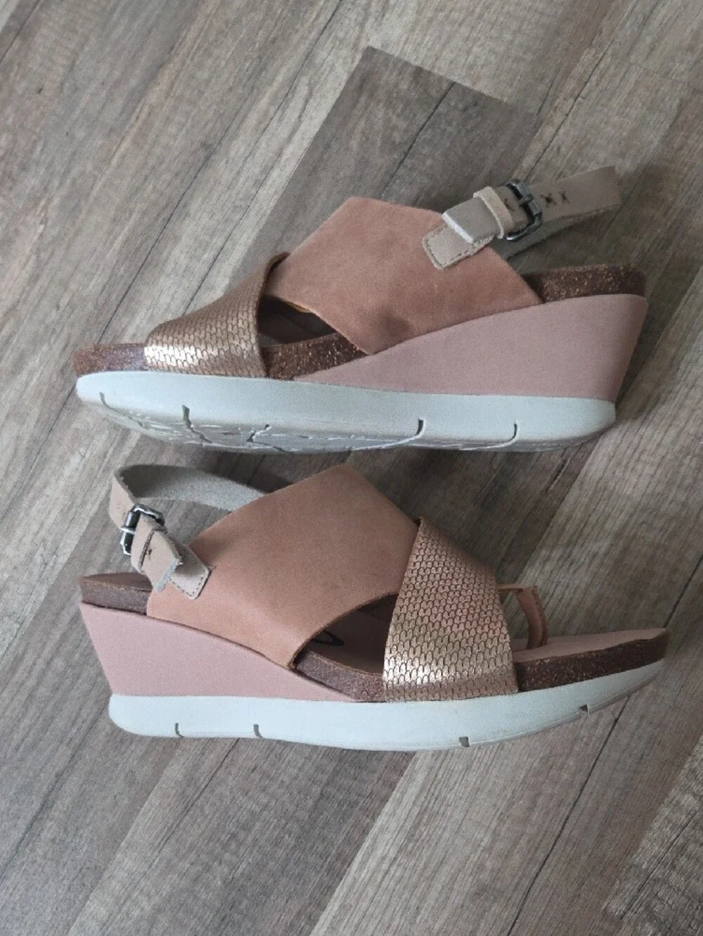 Women’s Rose Gold Cross-Strap OTBT